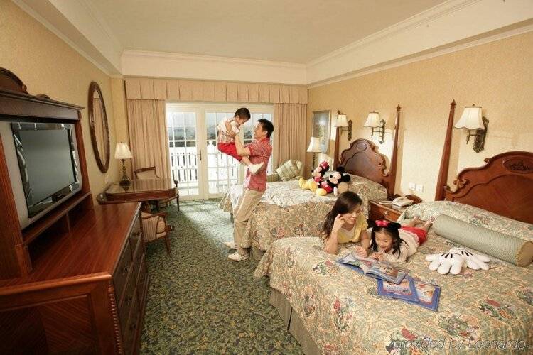 Hong Kong Disneyland Hotel