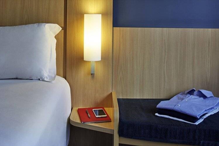 Ibis Hong Kong Central And Sheung Wan