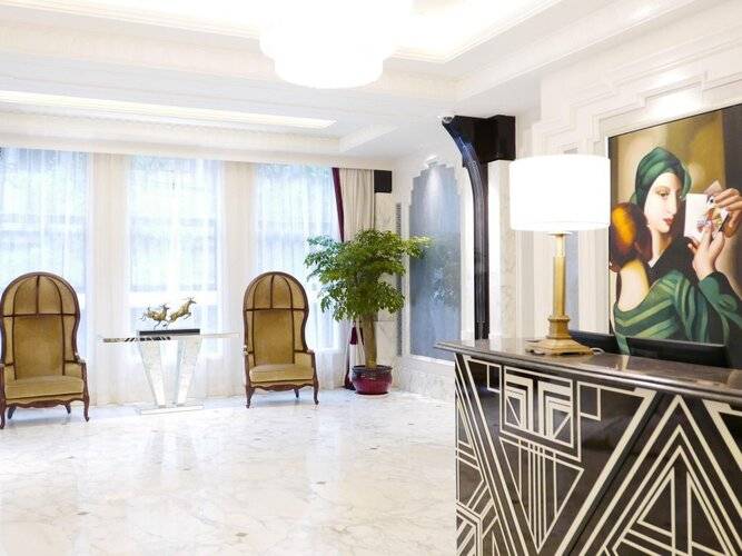 Metropolo Classiq Shanghai Bund Circle