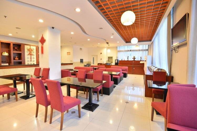 Shanghai Joyful Yard Hotel