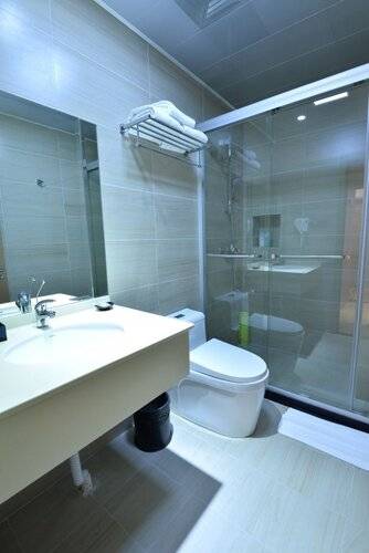 Shanghai Joyful Yard Hotel