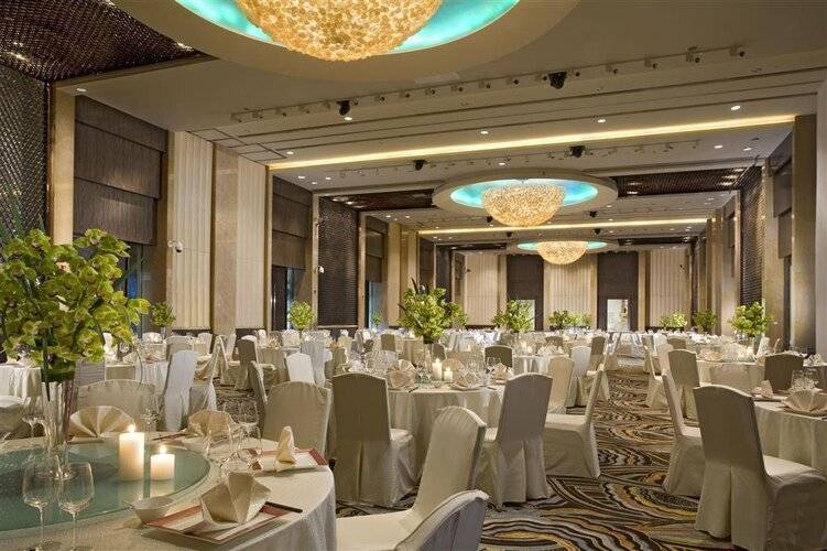 Sheraton Grand Shanghai Pudong Hotel & Residences