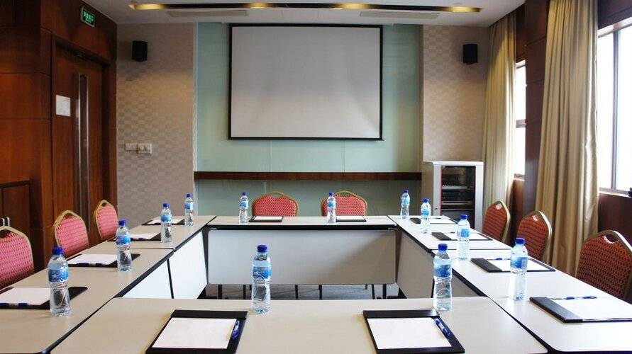Holiday Inn Express Shanghai Jinqiao Central, An Ihg Hotel