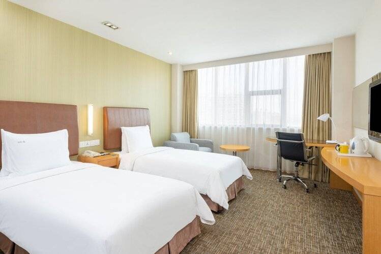 Holiday Inn Express Shanghai Jinqiao Central, An Ihg Hotel