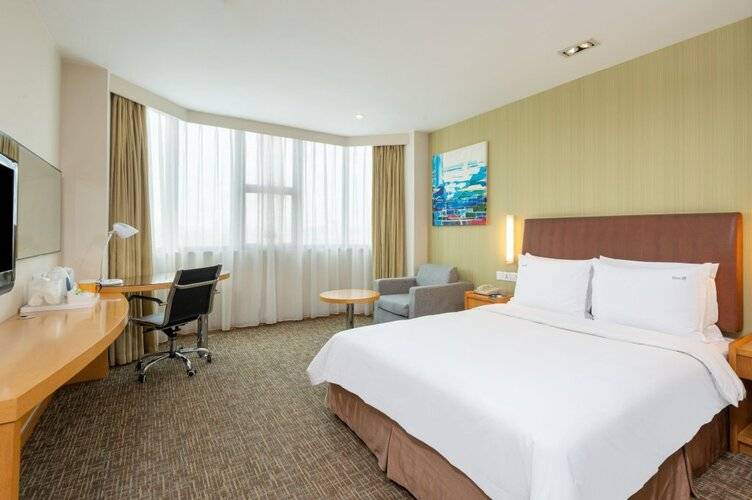 Holiday Inn Express Shanghai Jinqiao Central, An Ihg Hotel