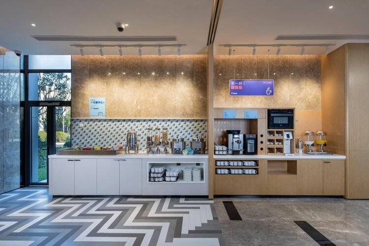 Holiday Inn Express Shanghai Kangqiao, An Ihg Hotel