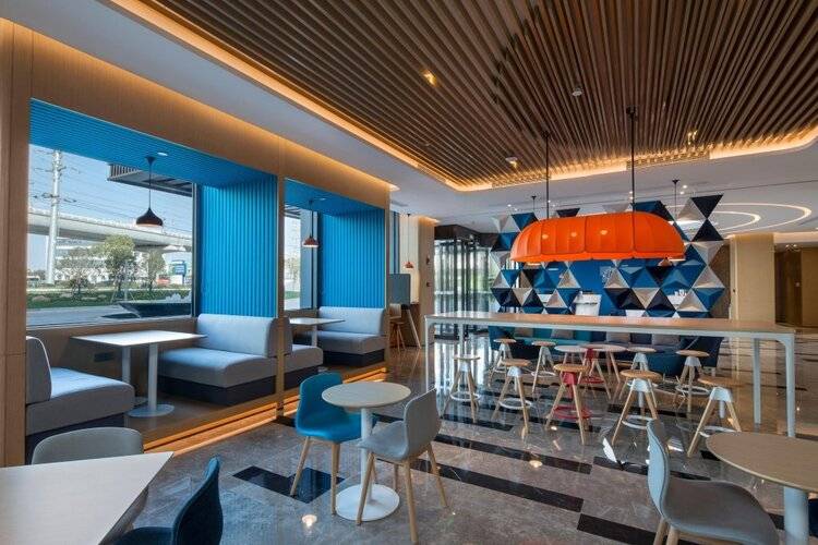Holiday Inn Express Shanghai Kangqiao, An Ihg Hotel