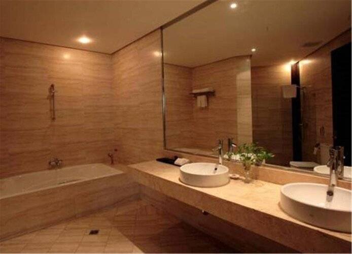 Hundred Centuries Hotel