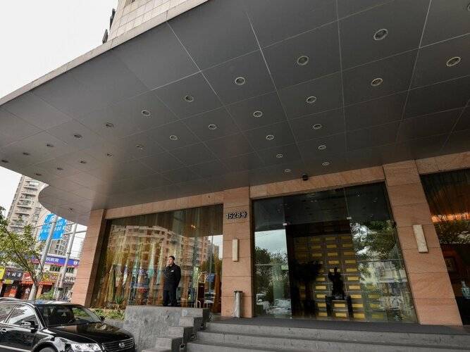 Hundred Centuries Hotel