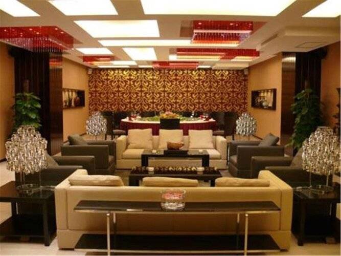 Hundred Centuries Hotel