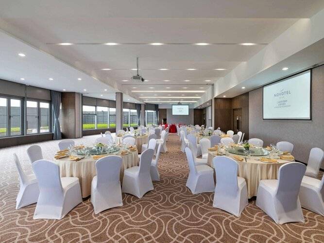 Novotel Suites Shanghai Hongqiao Hotel