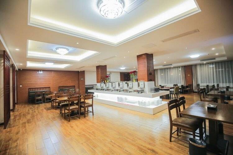 New Knight Royal Hotel