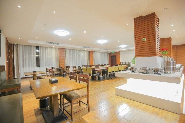 New Knight Royal Hotel