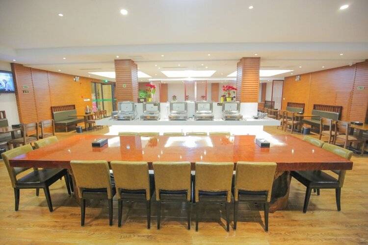 New Knight Royal Hotel