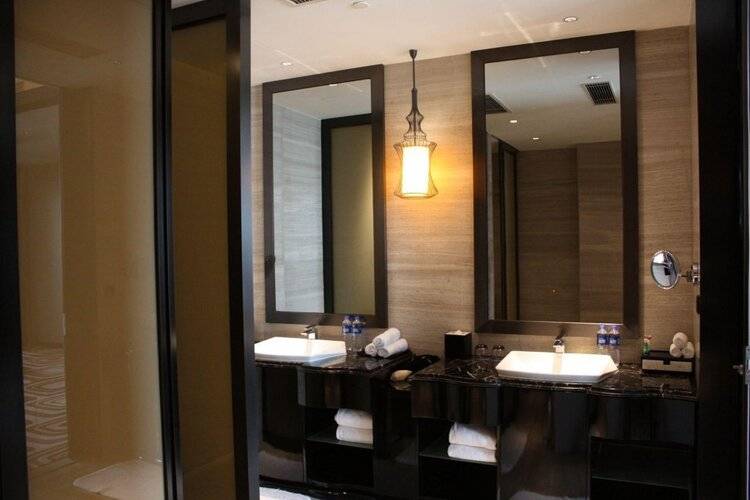 Sheraton Shanghai Waigaoqiao Hotel