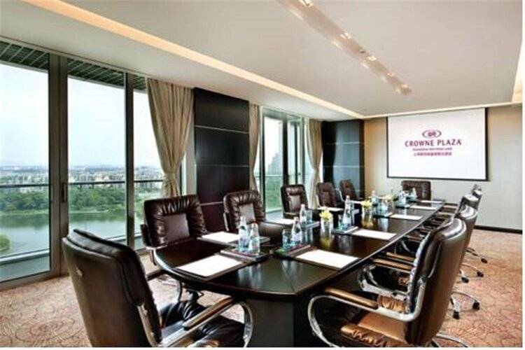 Crowne Plaza Shanghai Xiayang Lake, An Ihg Hotel