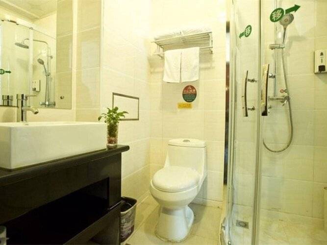 Greentree Alliance Shanghai Chongming Bayi Road Walking Street Hotel