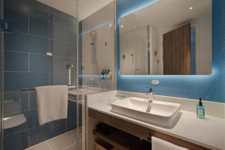 Holiday Inn Express Shanghai Huijin, An Ihg Hotel