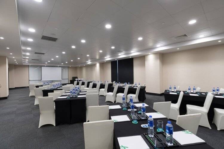 Holiday Inn Shanghai Jinshan, An Ihg Hotel