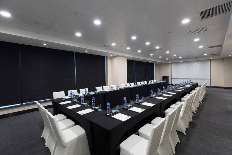 Holiday Inn Shanghai Jinshan, An Ihg Hotel