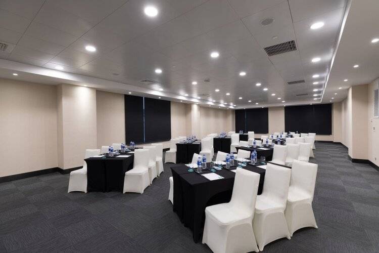 Holiday Inn Shanghai Jinshan, An Ihg Hotel