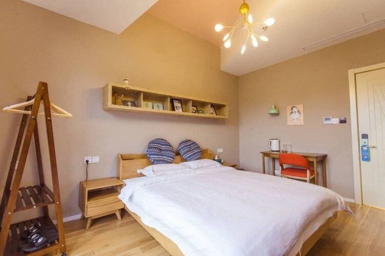 J Trip Youth Hostel
