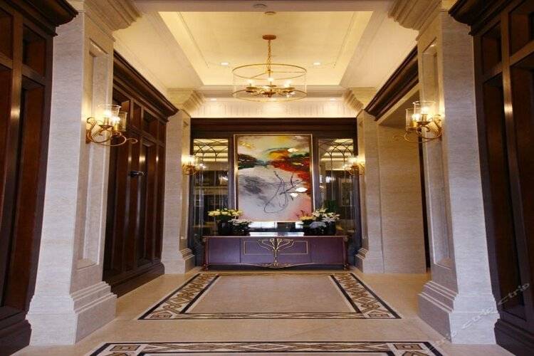 Rezen Retreat Linjiang Hotel