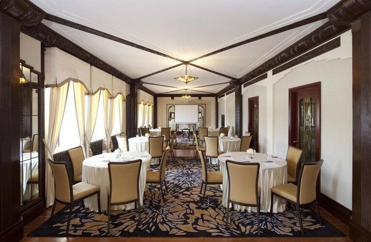 Fairmont Peace Hotel