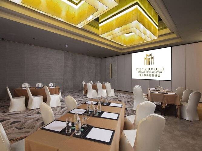 Golden Tulip Bund New Asia