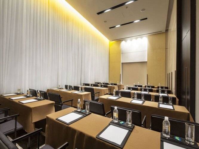 Golden Tulip Bund New Asia