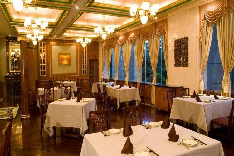 Oriental Riverside Hotel
