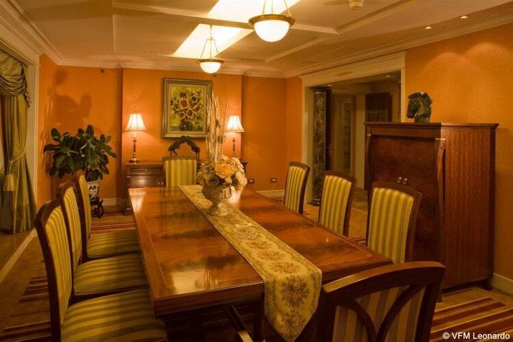 Oriental Riverside Hotel