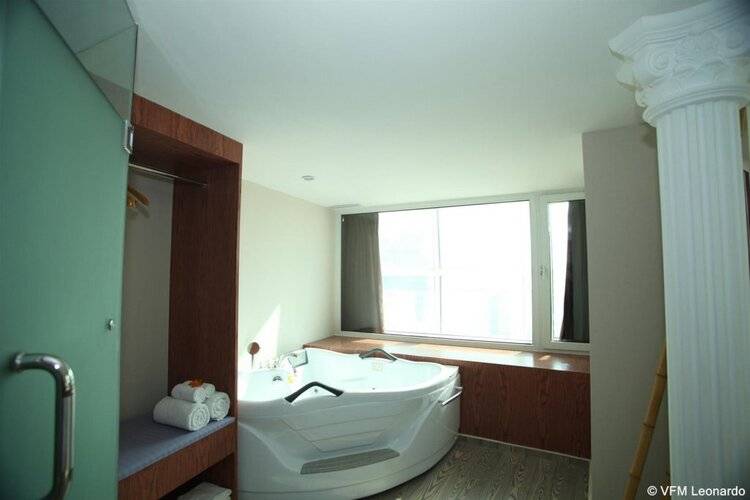 Oriental Riverside Hotel
