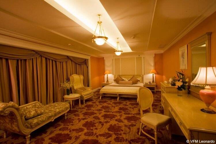 Oriental Riverside Hotel