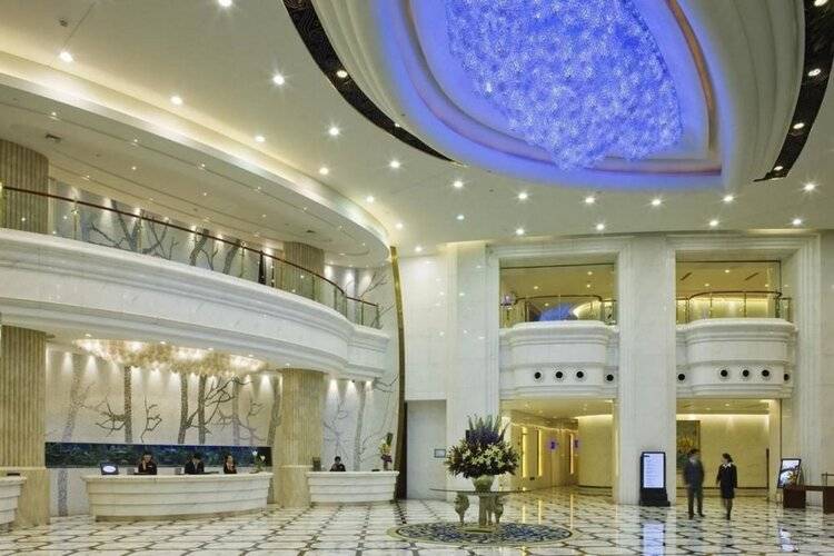 Pullman Shanghai Skyway
