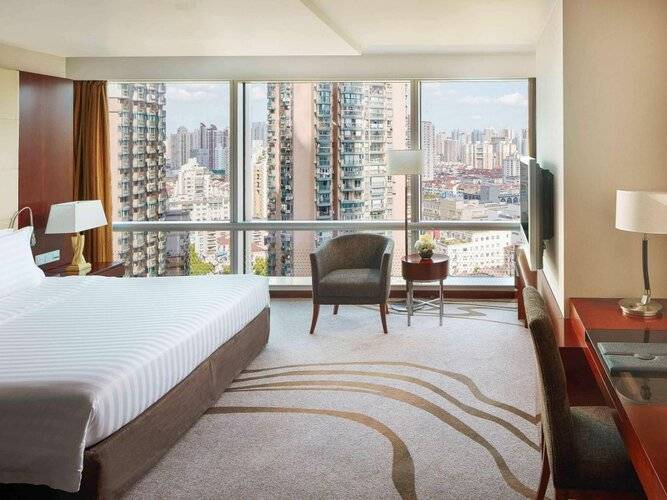 Pullman Shanghai Skyway