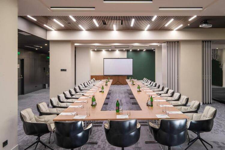 Holiday Inn Yerevan Republic Square