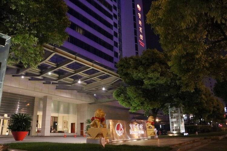Baolong Hotel