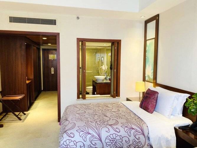 Baolong Hotel
