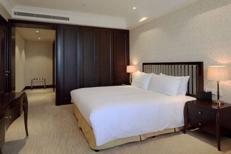 Evergreen Laurel Hotel