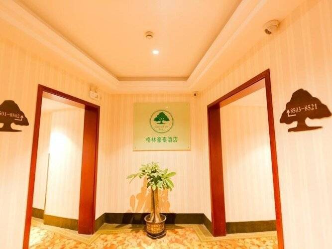 Greentree Inn Shanghai Caoan Road Textile Express Hotel