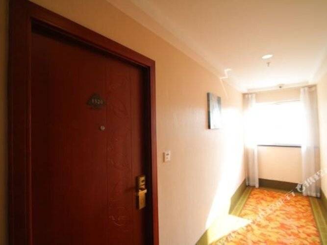 Greentree Inn Shanghai Caoan Road Textile Express Hotel