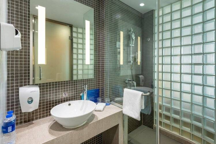 Holiday Inn Express Shanghai Gongkang, An Ihg Hotel