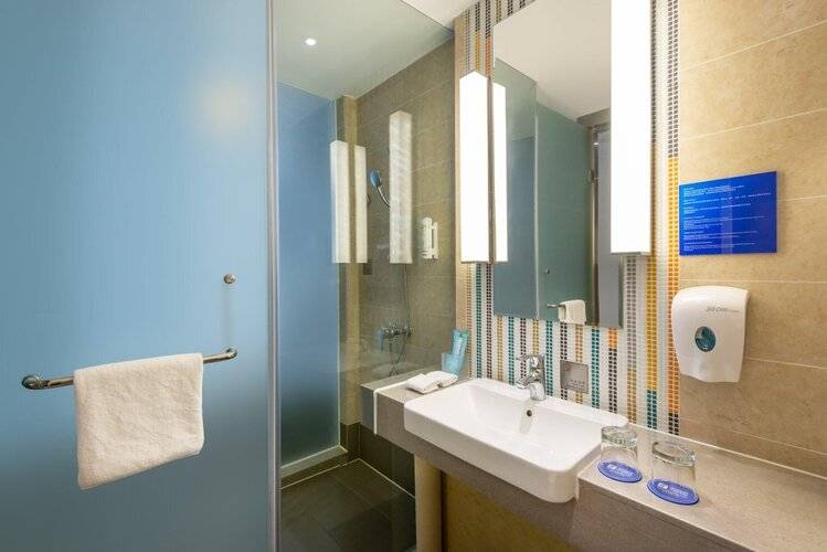 Holiday Inn Express Shanghai Pujiang, An Ihg Hotel