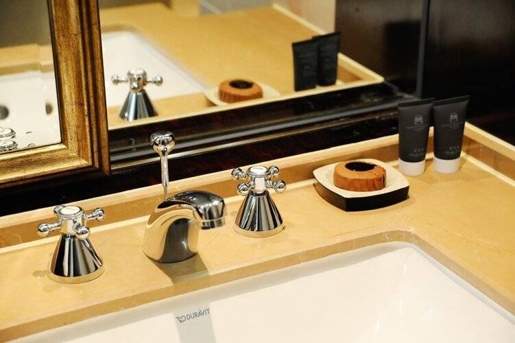 Paramount Gallery Hotel