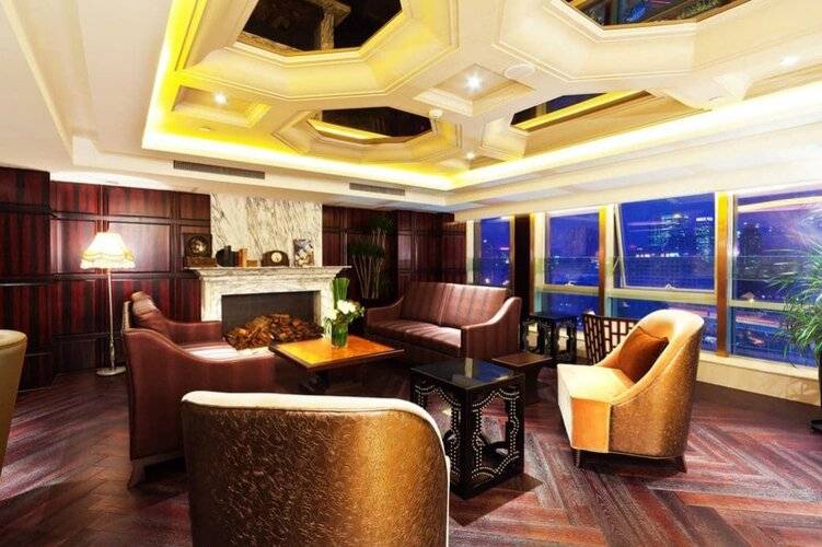 Paramount Gallery Hotel