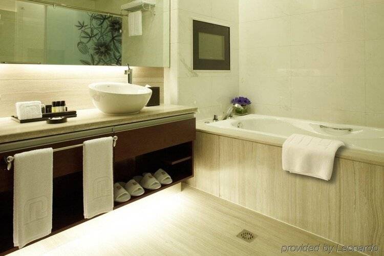 Regal Jinfeng Hotel