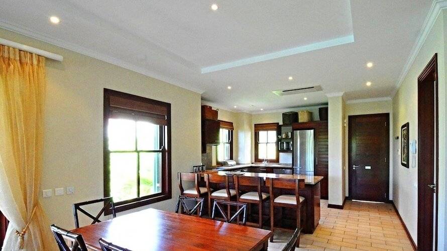 Eden Island, Beach Front, Luxury, 3 Bed Ensuite, Wifi