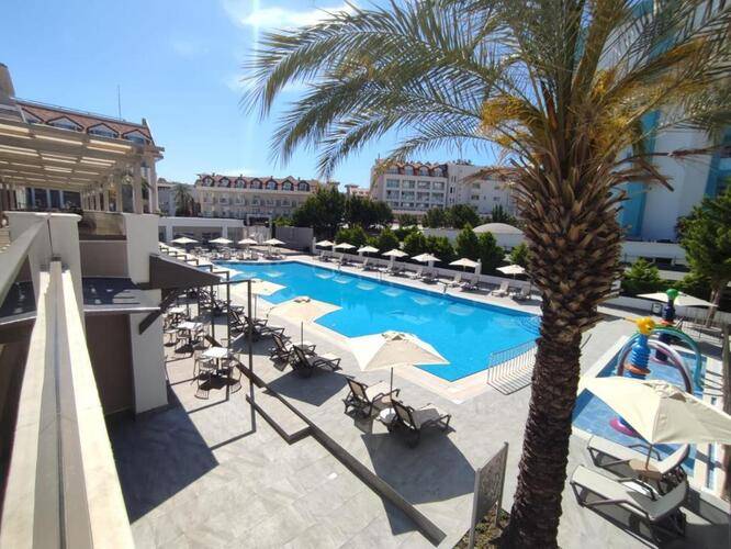 Side Story Resort & Spa Hotel