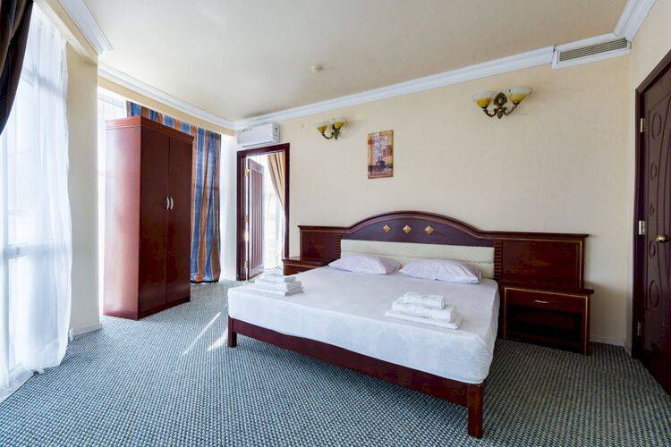 Кристалл Аппарт (Ex. Crystal Deluxe Hotel)